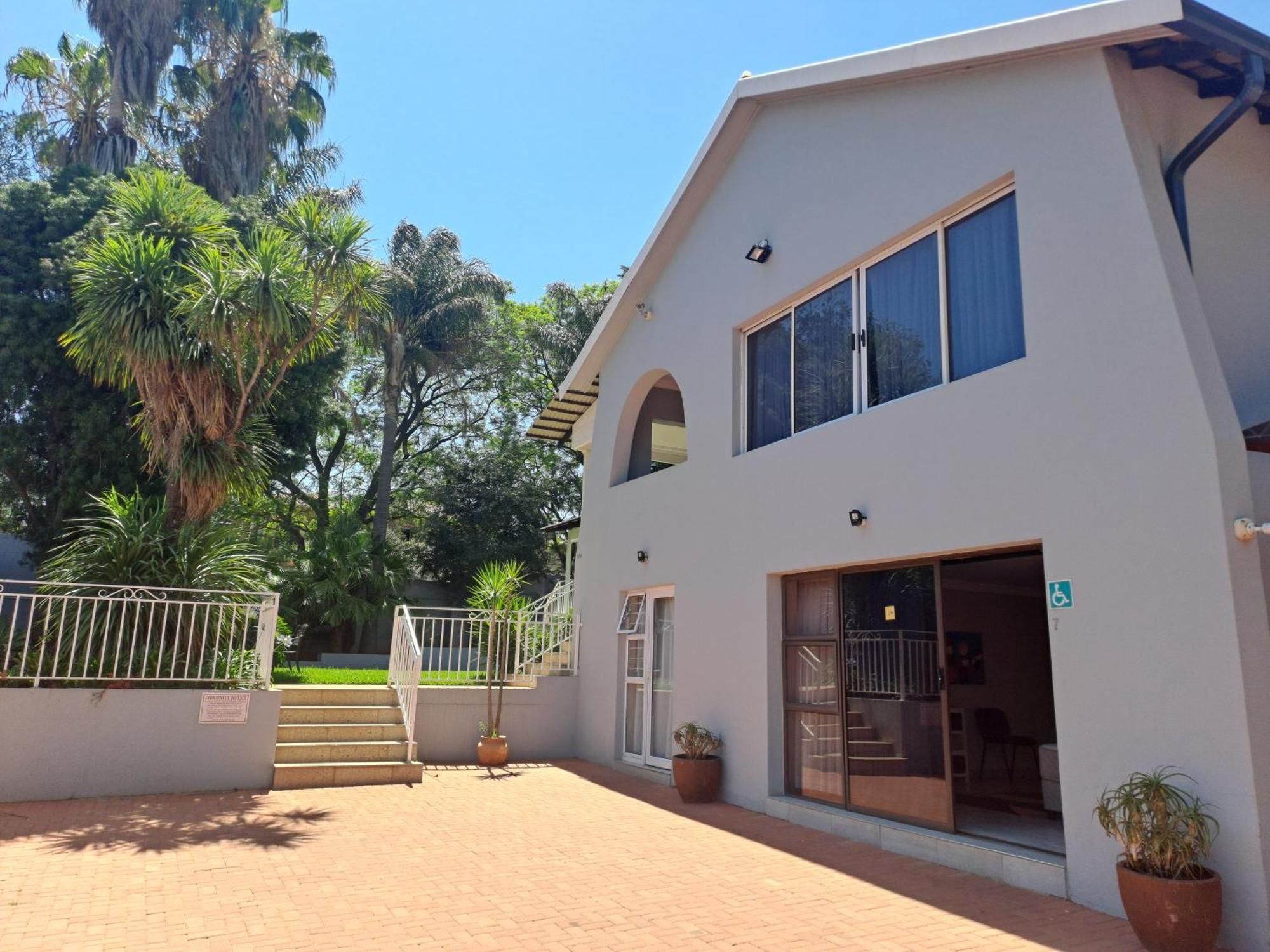 8 On Acacia Guesthouse Bedfordview 外观 照片
