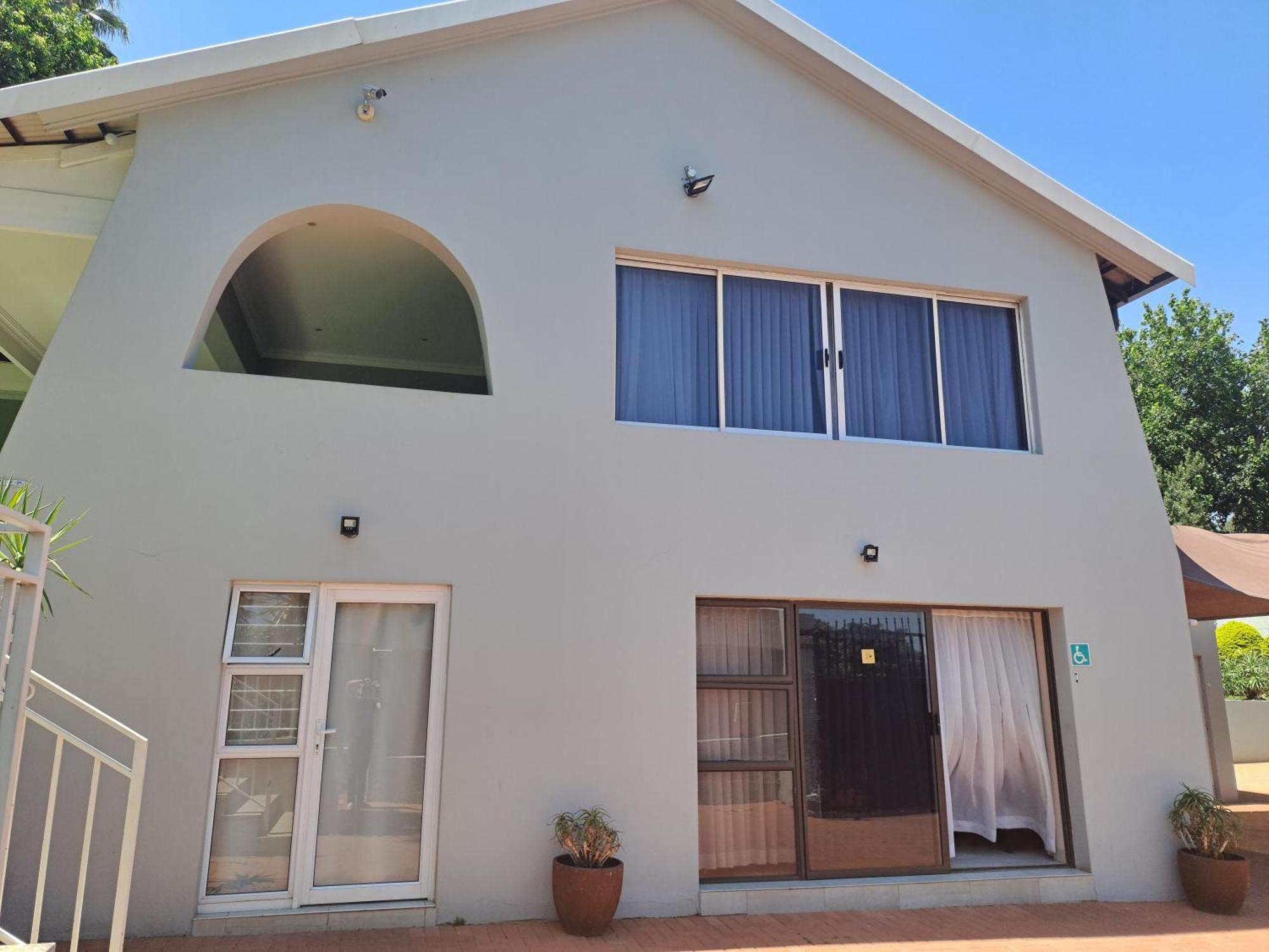 8 On Acacia Guesthouse Bedfordview 外观 照片