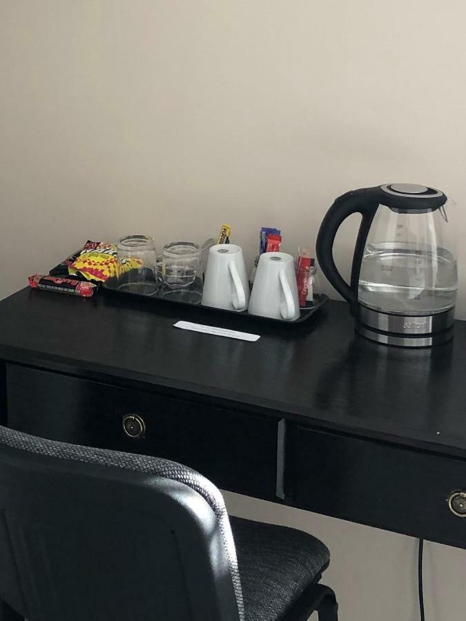 8 On Acacia Guesthouse Bedfordview 外观 照片