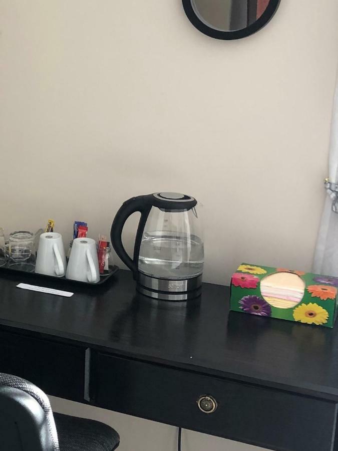 8 On Acacia Guesthouse Bedfordview 外观 照片